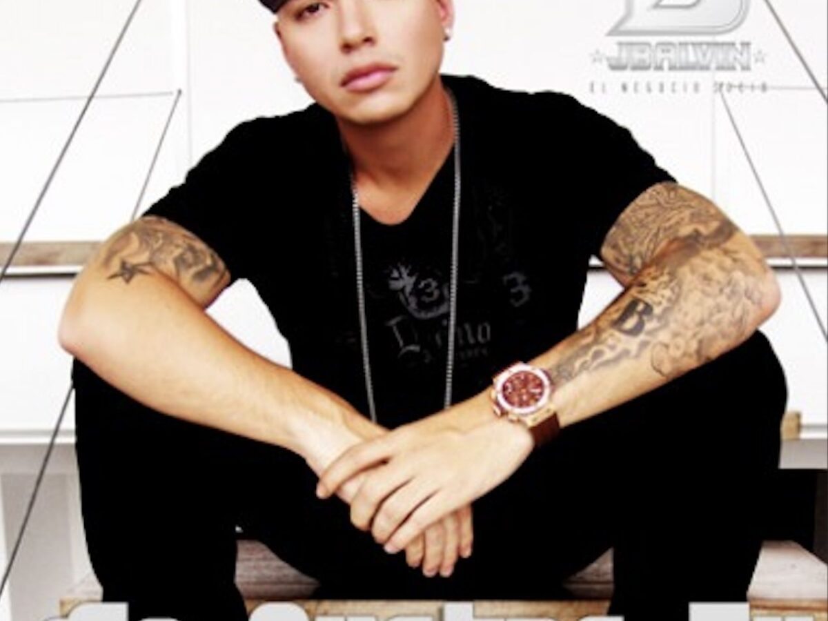 J Balvin promociona la canción Me Gustas Tú durante el lanzamiento de su aplicación para BlackBerry Movistar.