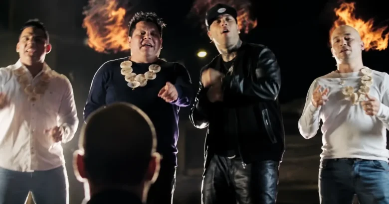 Nicky Jam junto a Los Cantores de Chipuco en el video de Diciembre