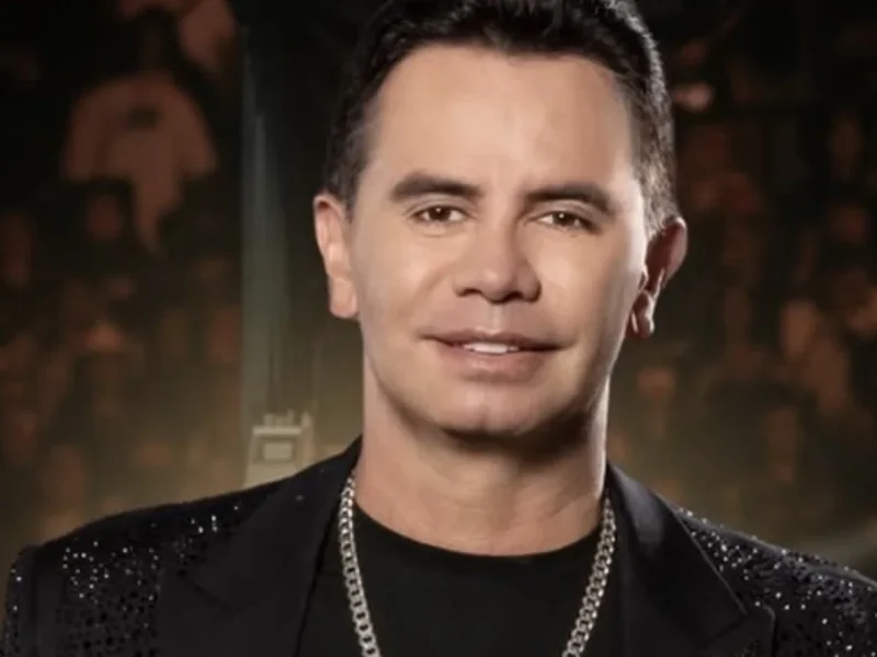 Jhonny Rivera cantante colombiano de música popular.