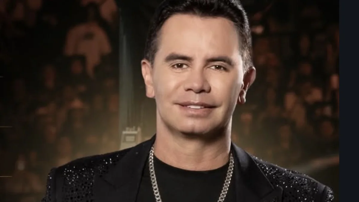 Jhonny Rivera cantante colombiano de música popular.