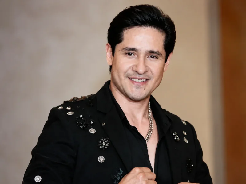 Juan Pablo Navarrete, cantante y compositor colombiano de música popular.