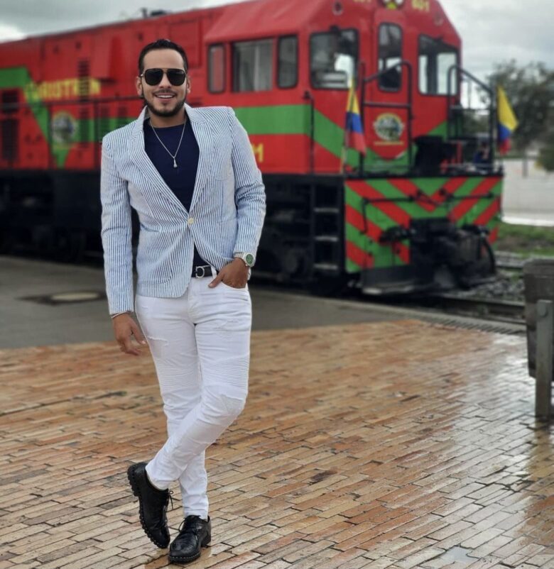 Orlando Liñán, actor y cantante colombiano.