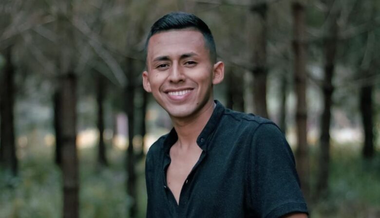 Sebastián Ayala cantante de Mi Decisión y música popular colombiana