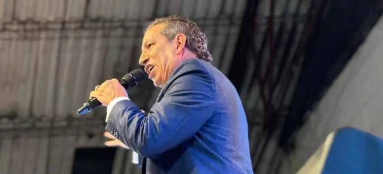 Hernán Gómez cantante colombiano de música popular