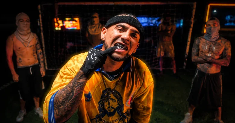 El Rolo Z8 durante la promoción de su canción Falcao