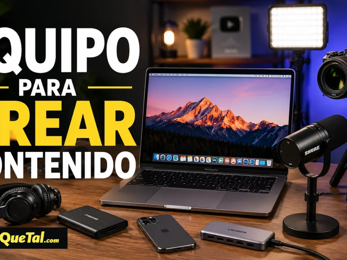 Equipo para crear contenido en redes sociales con computadora, cámara, micrófono y accesorios para grabar videos.