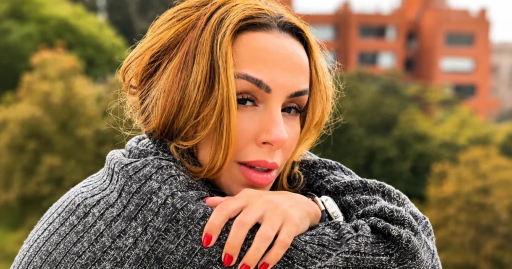 MAÍA, cantante barranquillera de música pop, tropical y salsa