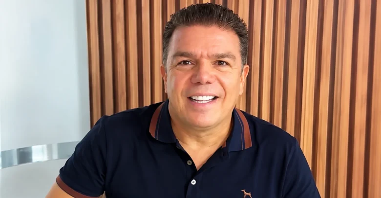 Fabián Corrales, cantante y compositor colombiano de vallenato