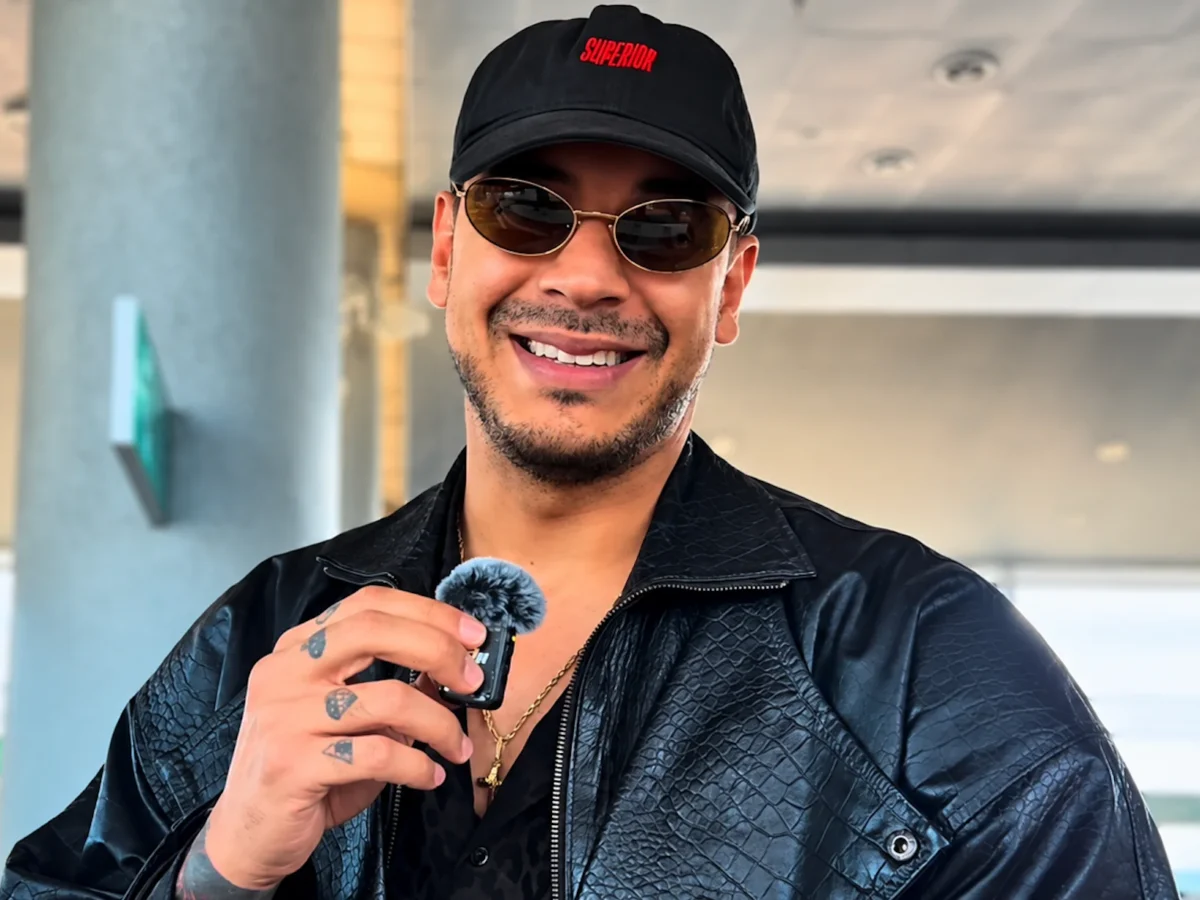 Manuel Medrano, cantante colombiano de Bajo el agua y Afuera del planeta