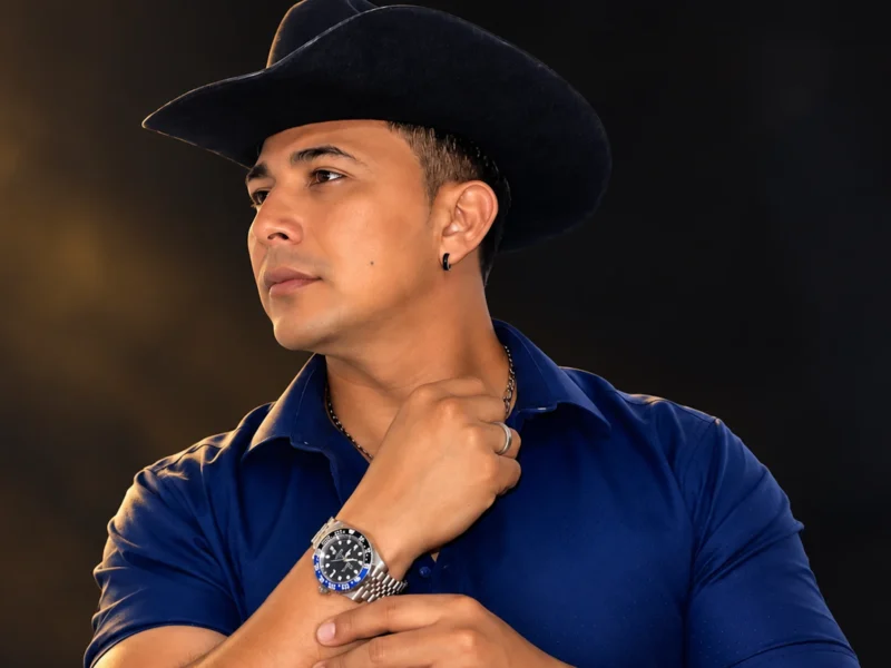 Emmanuel Rienzzo, cantante colombiano de música popular