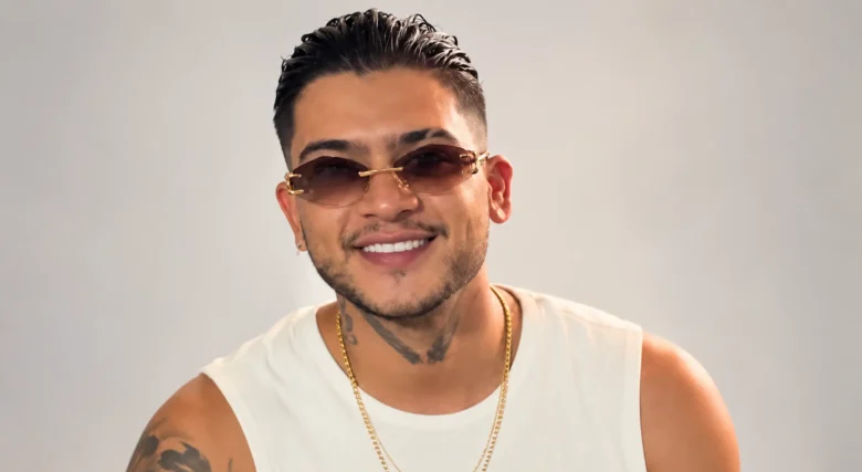 B King, cantante colombiano de música urbana y reguetón, fallecido en México en septiembre de 2025.