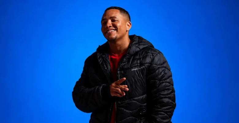 Elyuler, cantante y compositor venezolano radicado en Pereira, Colombia, intérprete de la canción Como Hago.